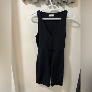 Babaton contour v neck romper